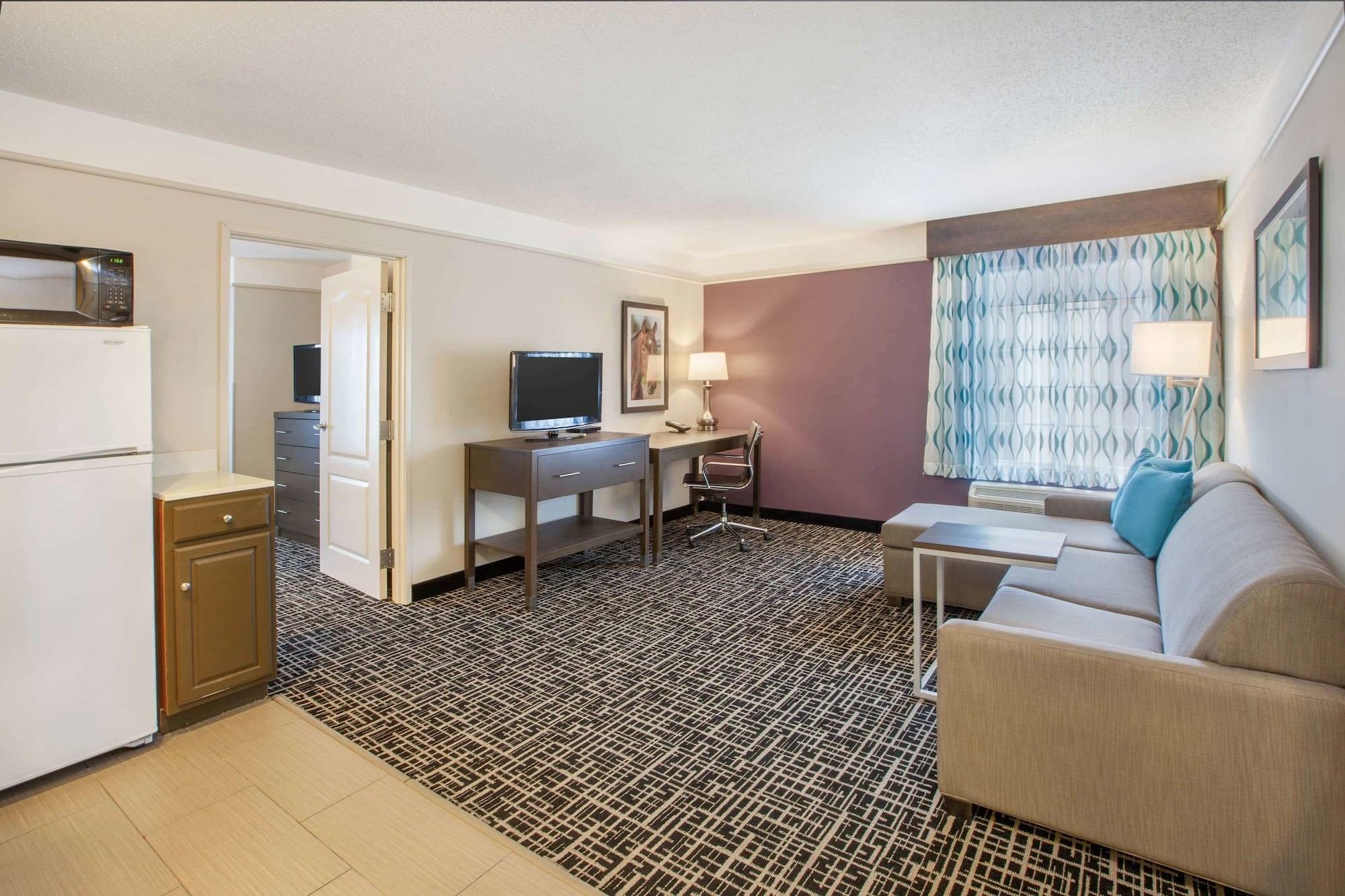 La Quinta By Wyndham Cincinnati Airport Florence Exterior photo